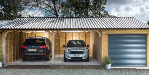 houten vrijstaande carport met zadeldak en garage