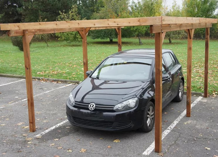 carport met behandeld hout